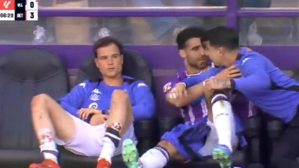 Momento en el que Luis Pérez intenta dar un puñetazo a Latasa