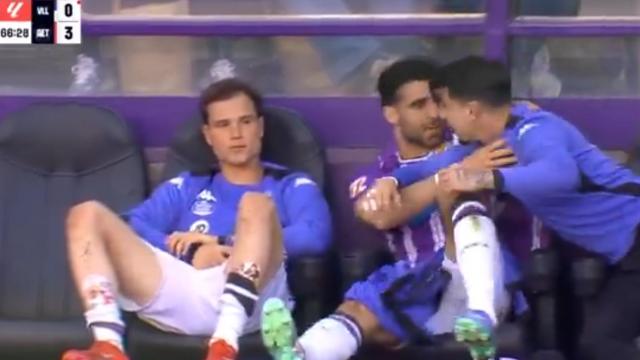 Momento en el que Luis Pérez intenta dar un puñetazo a Latasa