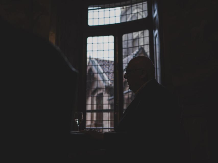 Sir Richard Dearlove, en la Casa de América, durante la entrevista.