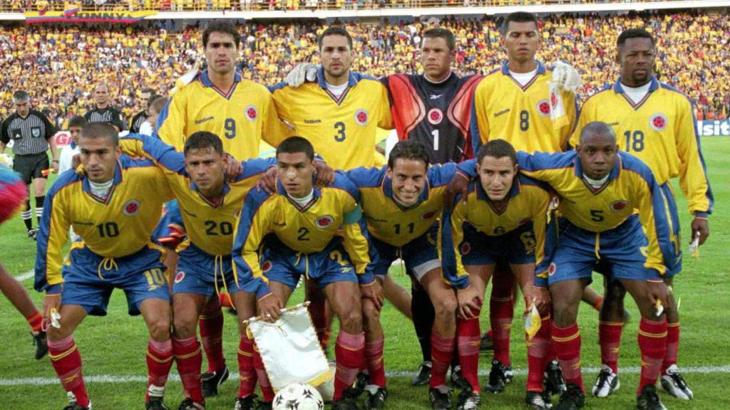 Jorge Bolaño (abajo, 2º por la derecha), con la selección de Colombia