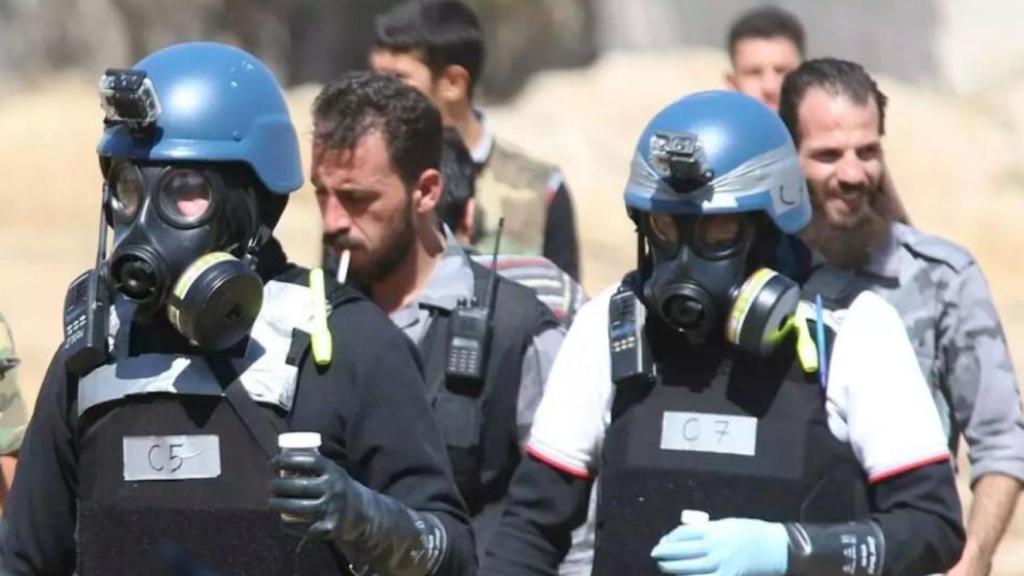 Miembros de la Organización para la Prohibición de las Armas Químicas (OPAQ) en una imagen de archivo.