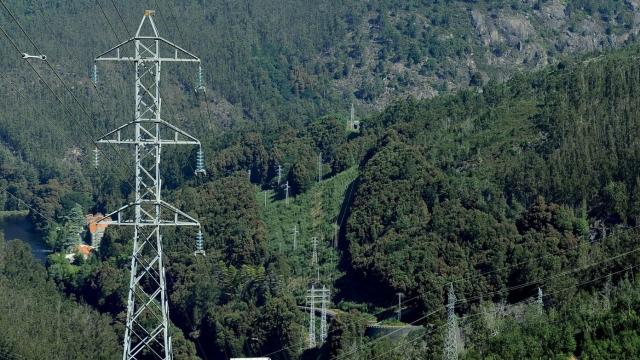 Postes eléctricos.