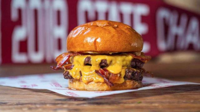 La mejor hamburguesa del mundo. Hundred