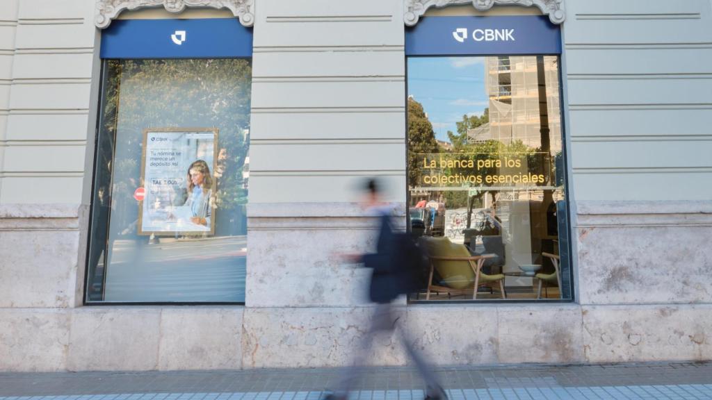 Exterior de la nueva oficina CBNK en Valencia. EE