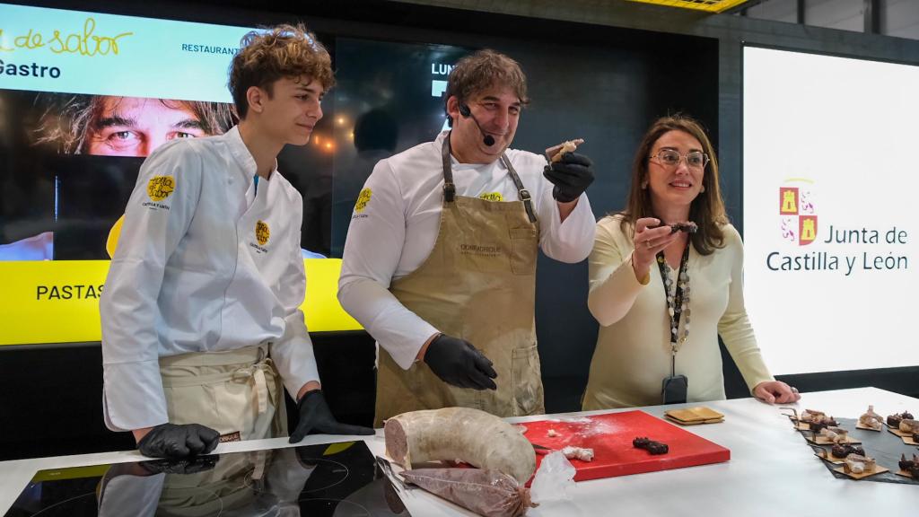 La consejera de Agricultura, Ganadería y Desarrollo Rural, María González Corral, en el Salón Gourmets 2025