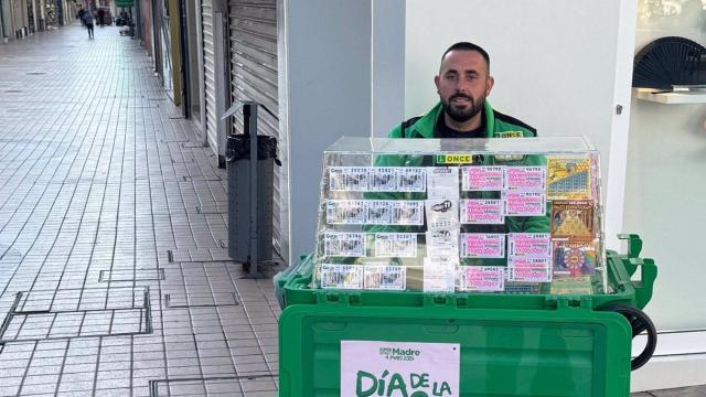 Juan José Bulnes, vendedor de la ONCE
