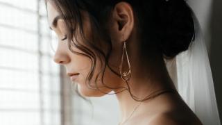 Pendientes XXL, tendencia en primavera 2025