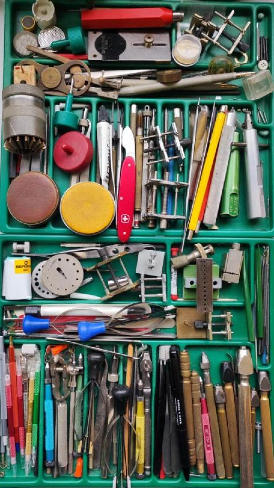 Herramientas utilizadas en Nemesio para reparar y mantener relojes.