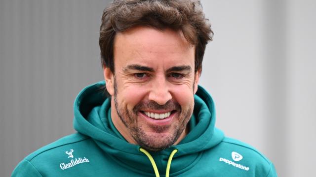 Fernando Alonso, sonriente en el GP de Japón de F1 2025