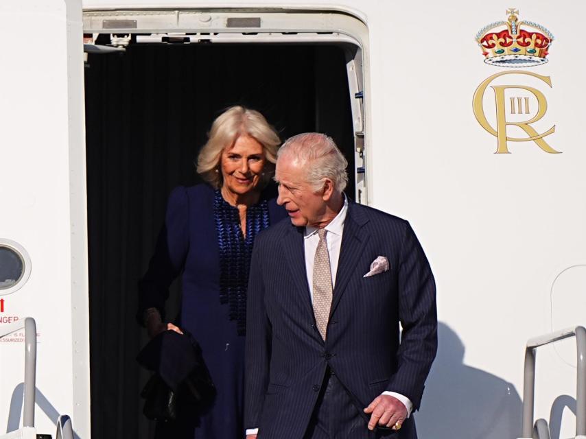 Los reyes británicos llegando a Roma.
