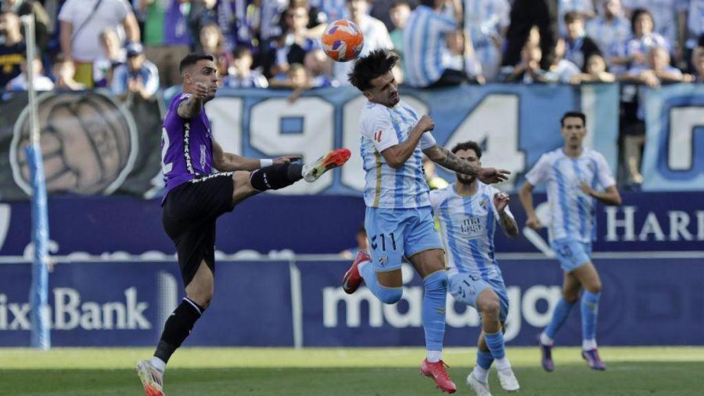 Kevin tuvo el primero del Málaga CF tras esta anticipación de cabeza