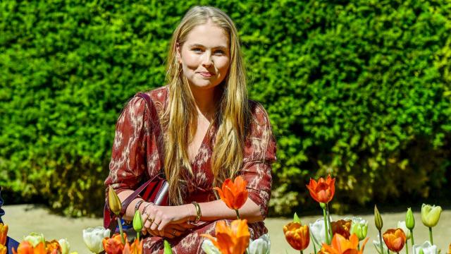 La Princesa Heredera poca entre tulipanes en Madrid.