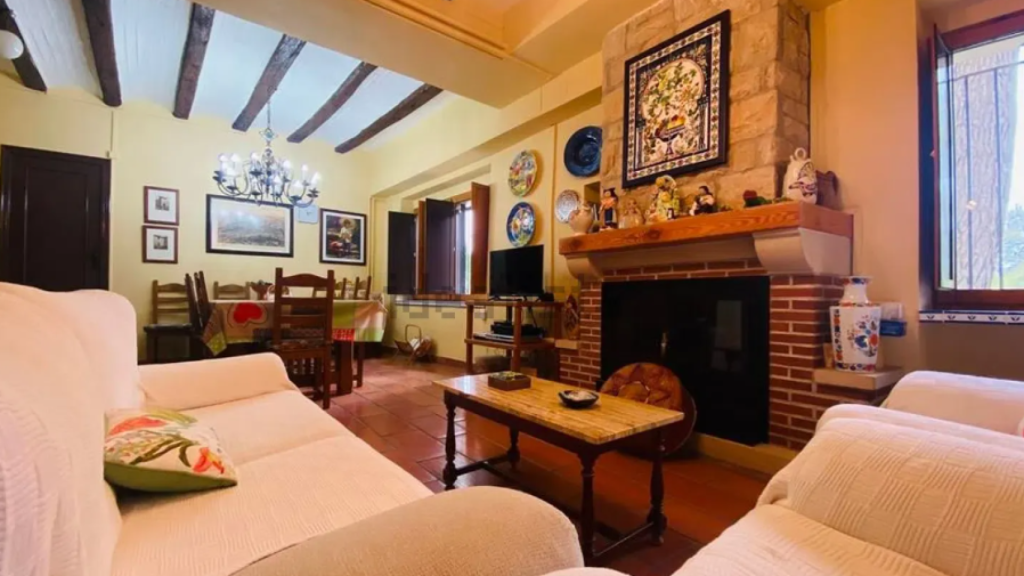 Uno de los salones de la vivienda