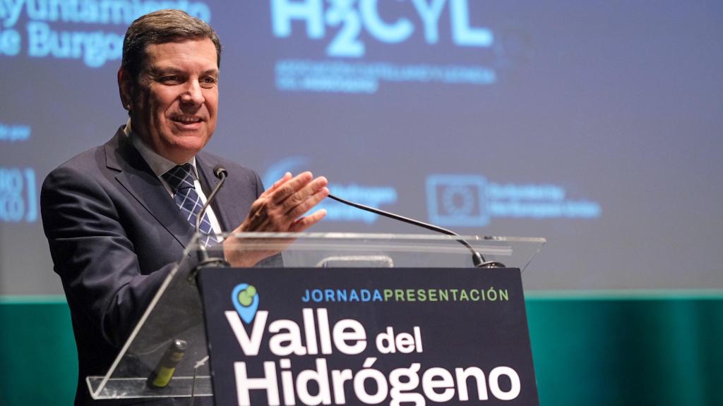 El consejero de Economía y Hacienda, Carlos Fernández Carriedo, durante la presentación del Valle del Hidrógeno en Burgos, este martes