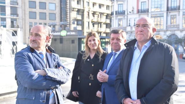 El consejero de la Presidencia, Luis Miguel González Gago; junto a la delegada territorial de la Junta en Valladolid, Raquel Alonso; el alcalde de Valladolid, Jesús Julio Carnero; y el concejal Alberto Cuadrado Toquero