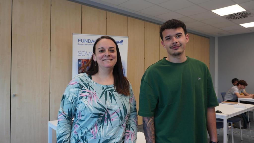 Sara y Adrián, alumnos de la FP.