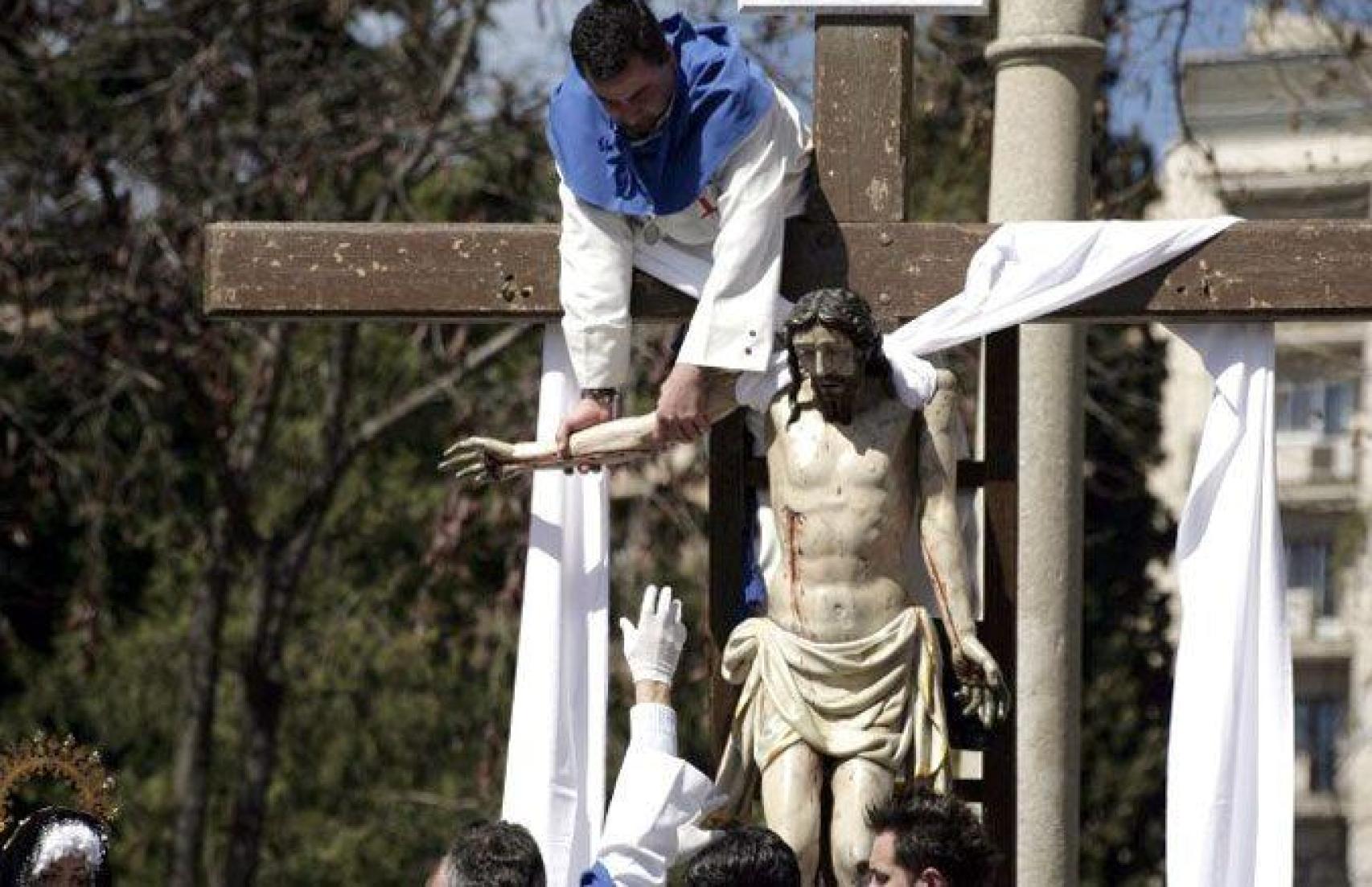 Acto del Descendimiento en la Semana Santa de Salamanca