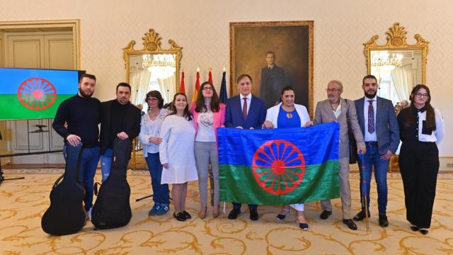 El alcalde recibe a las asociaciones del pueblo gitano