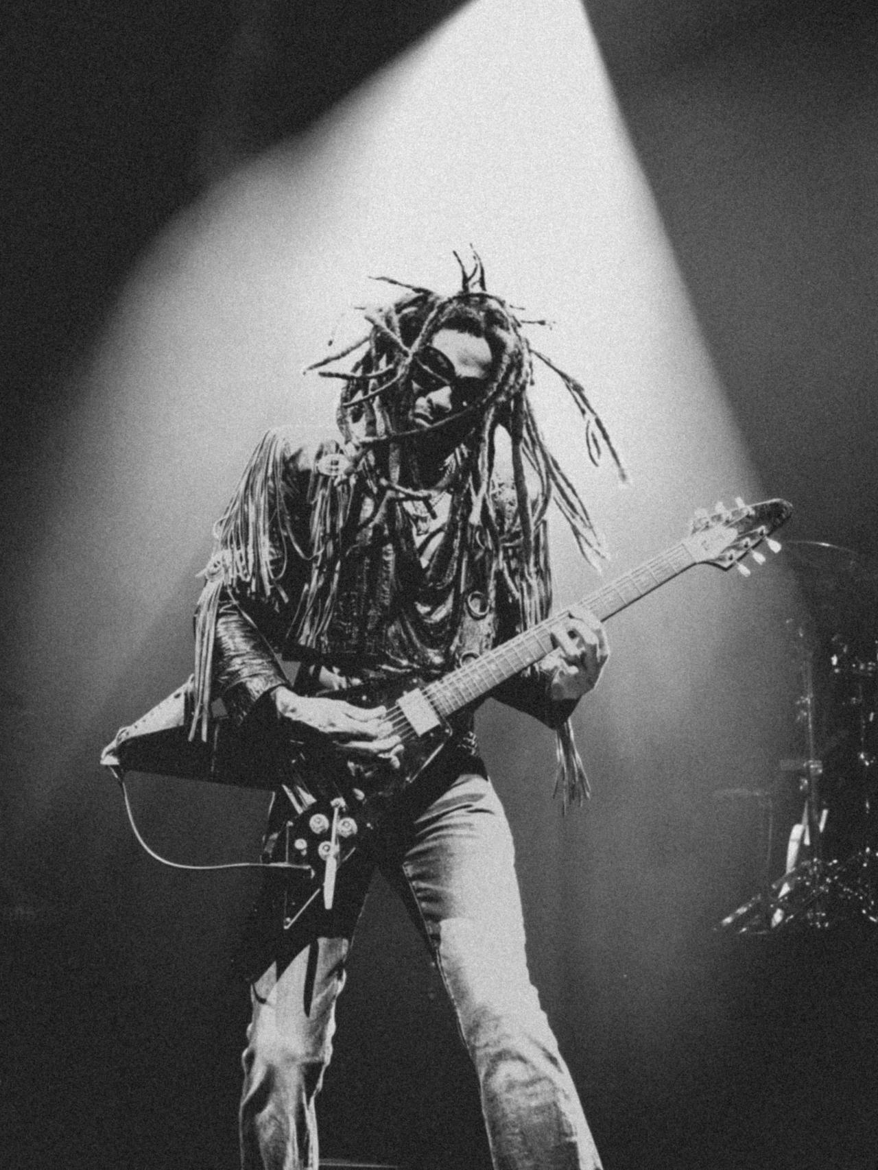 Lenny Kravitz durante su concierto en Madrid, este domingo. Foto: Dara Chriss