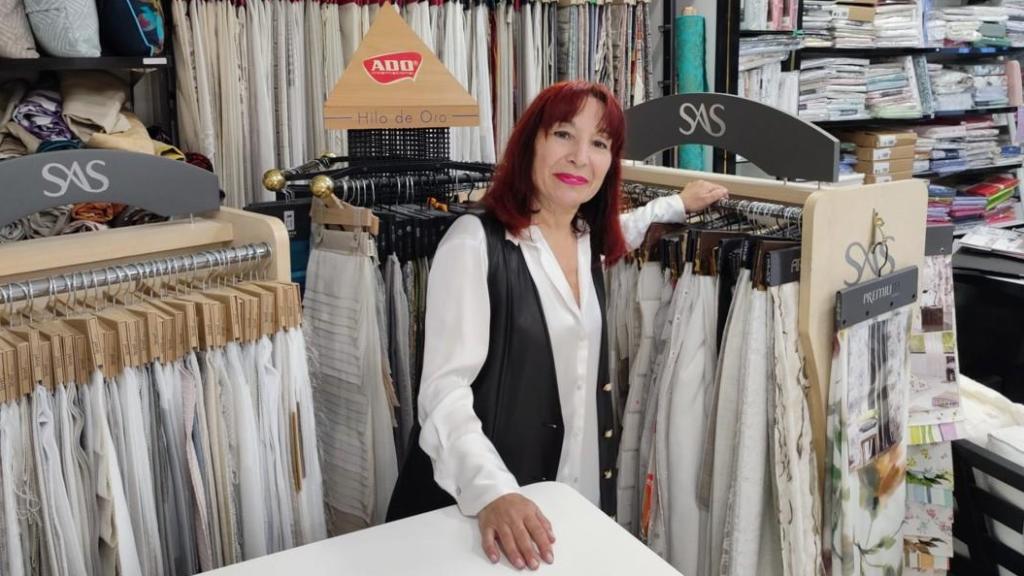 Carmen Méndez, entre cortinas en Patricia Hogar.
