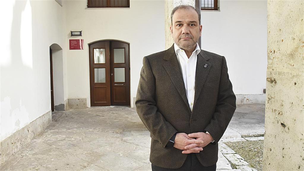 Miguel Vegas recibe a EL ESPAÑOL de Castilla y León en la nueva sede de la Junta de Cofradías de Semana Santa en Valladolid