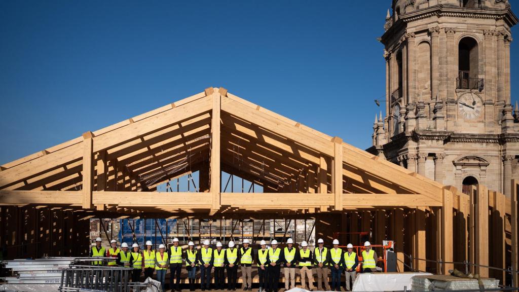 Imagen del avance de los trabajos del nuevo tejado de la Catedral de Málaga.