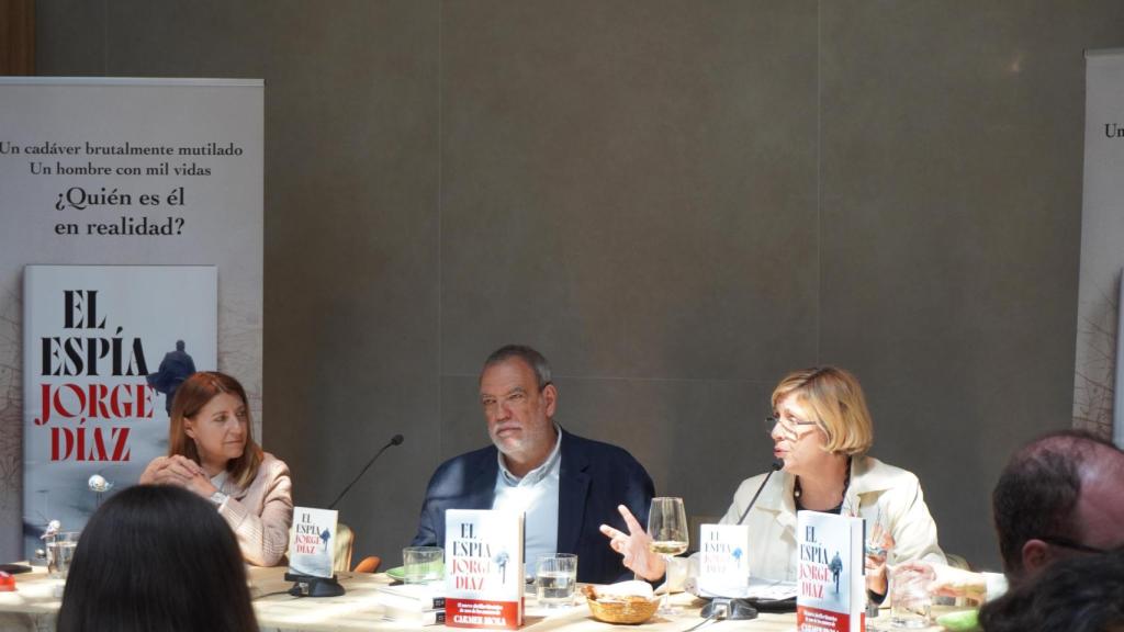 Sergio Díaz presentando el libro en Madrid. Foto: Gabriel Lavao