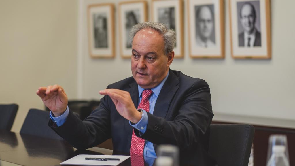 El catedrático Pablo Oñate, durante la entrevista en la sede del CIS.