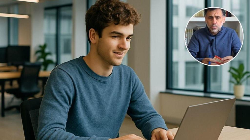 Un becario durante su jornada de prácticas y Alfonso Muñoz.