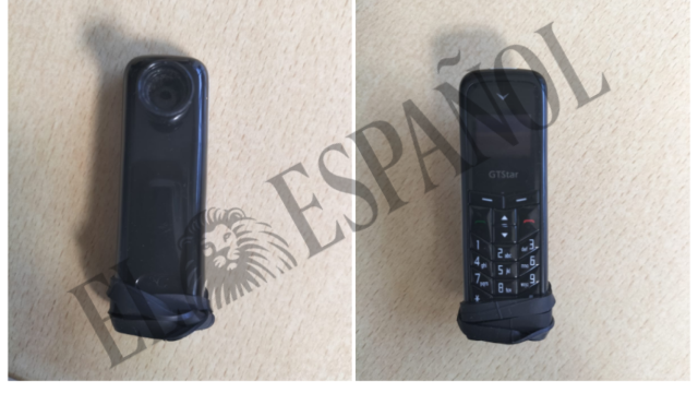 Uno de los teléfonos incautados este año, que entran en las cárceles ocultos por vía rectal.