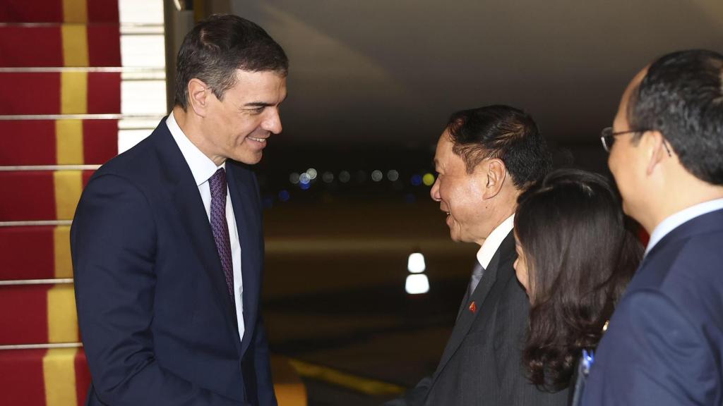 El presidente del Gobierno, Pedro Sánchez, a su llegada este martes a Hanói, capital de Vietnam.