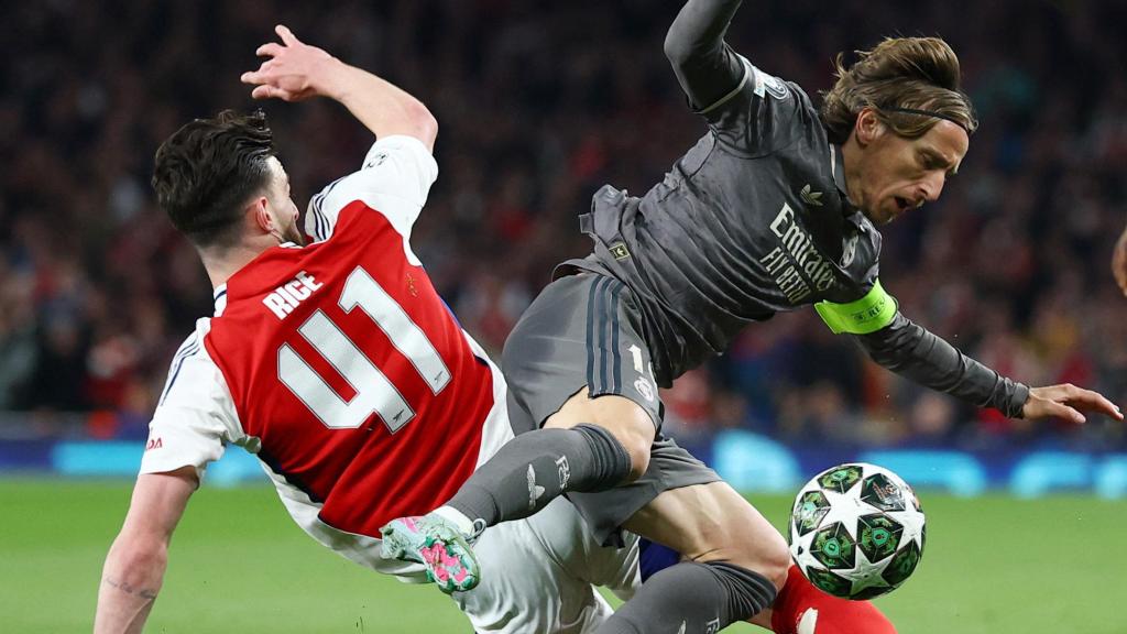 Modric, en acción en el partido ante el Arsenal.