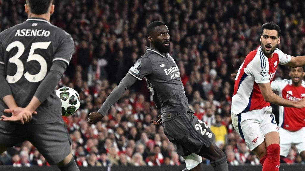 Mikel Merino anota el tercer gol del Arsenal al Real Madrid