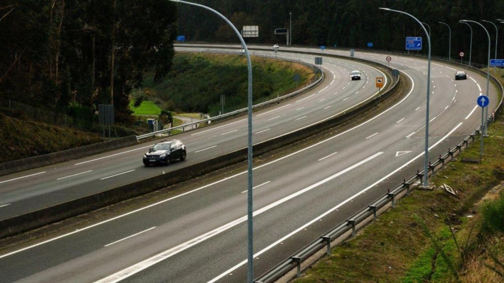 Autopista AP-53, entre Santiago y Dozón.
