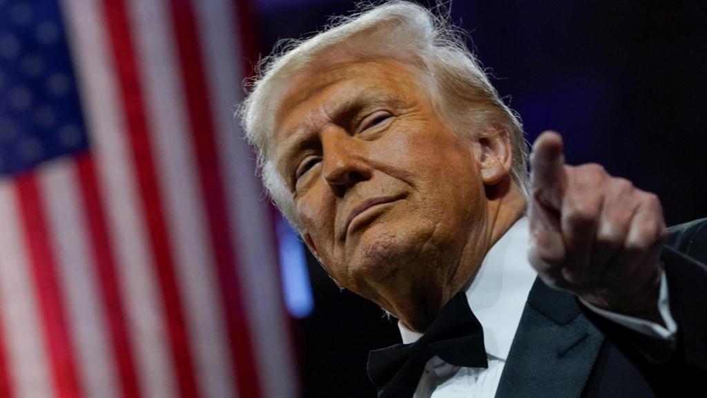 El presidente de EEUU, Donald Trump, durante la cena con el Comité del partido republicano en Washington.