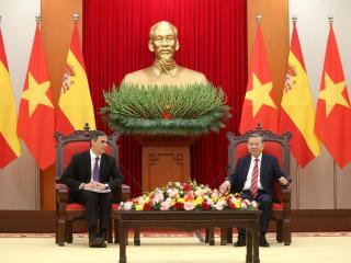 Pedro Sánchez durante su reunión con To Lam, secretario general del Partido Comunista y máximo líder de Vietnam.