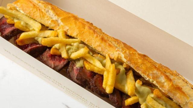 El bocadillo con el entrecot de Cafe Paris.