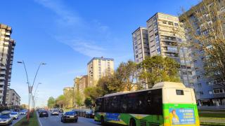La Avenida de Castelao en Vigo despierta con cielos despejados