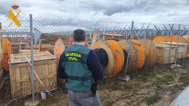 Sustrajeron nueve bobinas de cable de cobre de una instalación fotovoltaica.