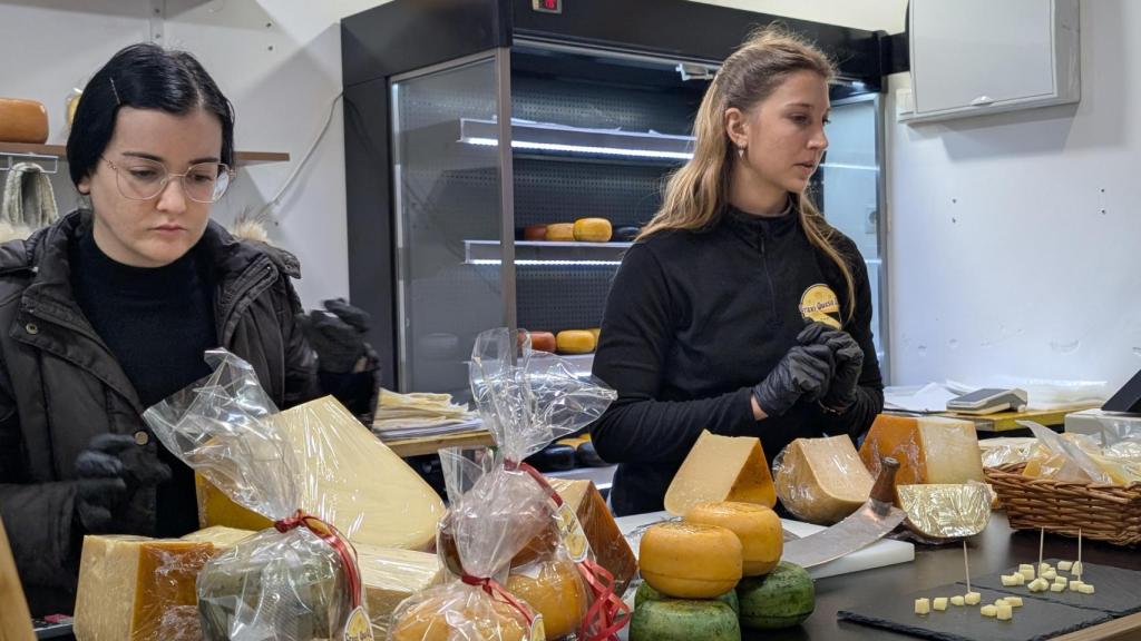 Algunas de las trabajadoras de Craxi Queso.
