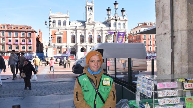 Roberto Ojero, el vendedor de la ONCE de la Plaza Mayor de Valladolid