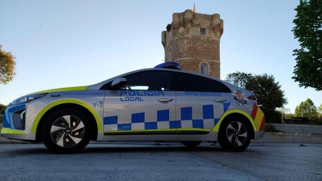 Un coche de la Policía Local de Arroyomolinos.