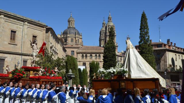 Procesión del Encuentro del Domingo de Resurrección en Salamanca