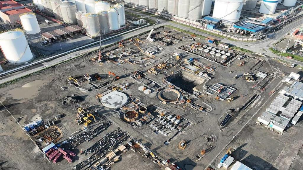 Construcción de una planta de hidrógeno electrolítico para la producción de combustibles sintéticos (e-fuels) en el puerto de Bilbao