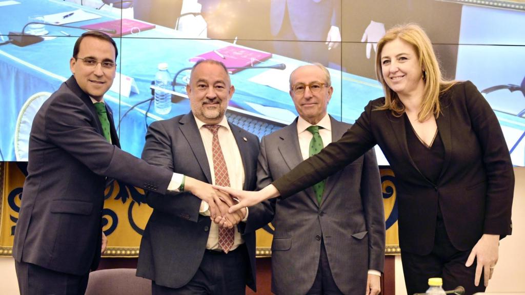 Firma del convenio entre la UCLM y Globalcaja.