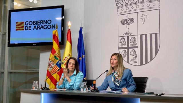 Las consejeras Carmen Susín y Mar Vaquero, este miércoles tras el Consejo de Gobierno.