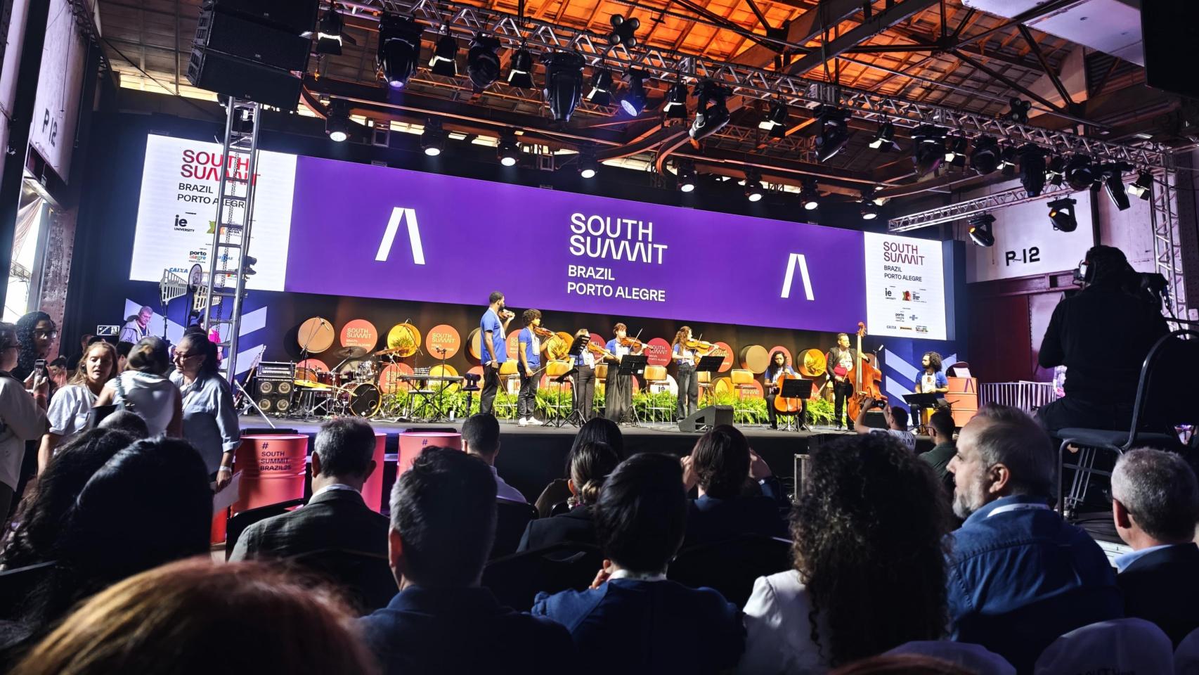 Ceremonia de inauguración de South Summit Brasil 2025.