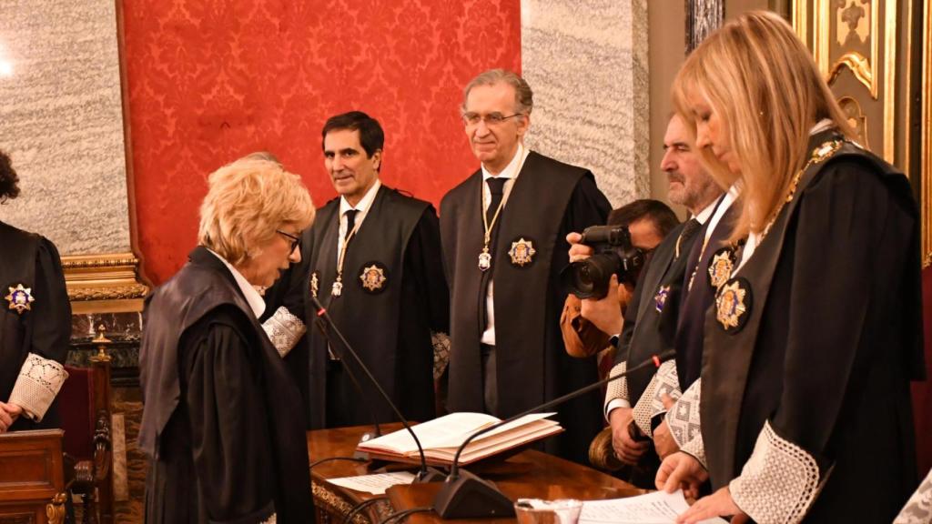 Condecoración de Isabel Olmos Parés