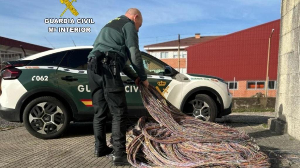 Investigan a un vecino de A Cañiza (Pontevedra) por robar 500 kilos de cable telefónico