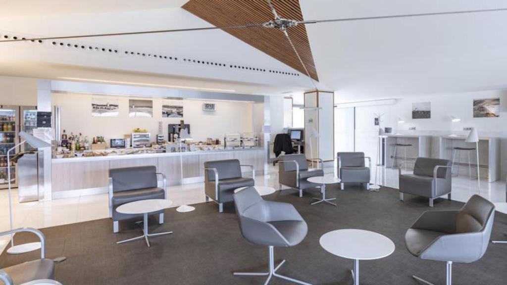 Imagen actual de la zona VIP de la terminal de Alvedro.